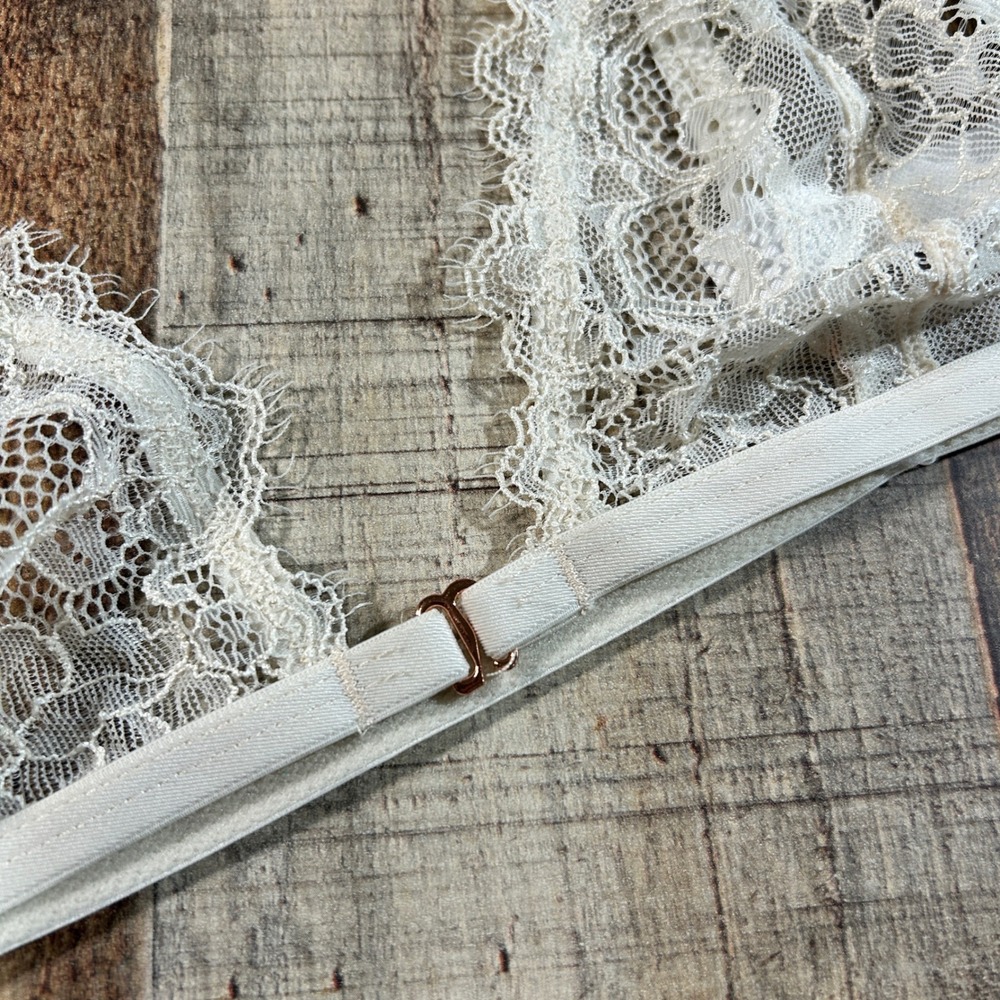 Out From Under Ivory Eyelash Lace Triangle Bralette Adjustable Boho Lingerie L - Picture 3 of 7